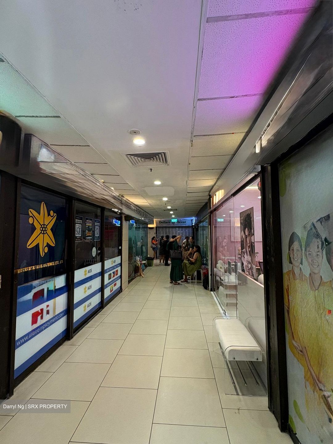 Lucky Plaza (D9), Retail #579994261